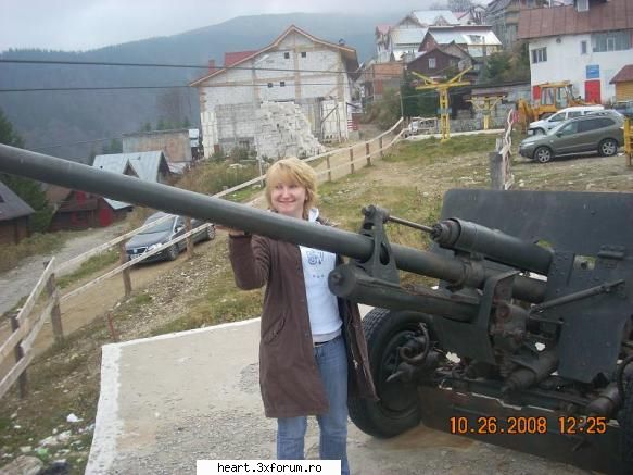 iacata-ma  :hi: pe vremea cand eram blonda ... ce vremuri ..... si era frig si eram la munte ahhh